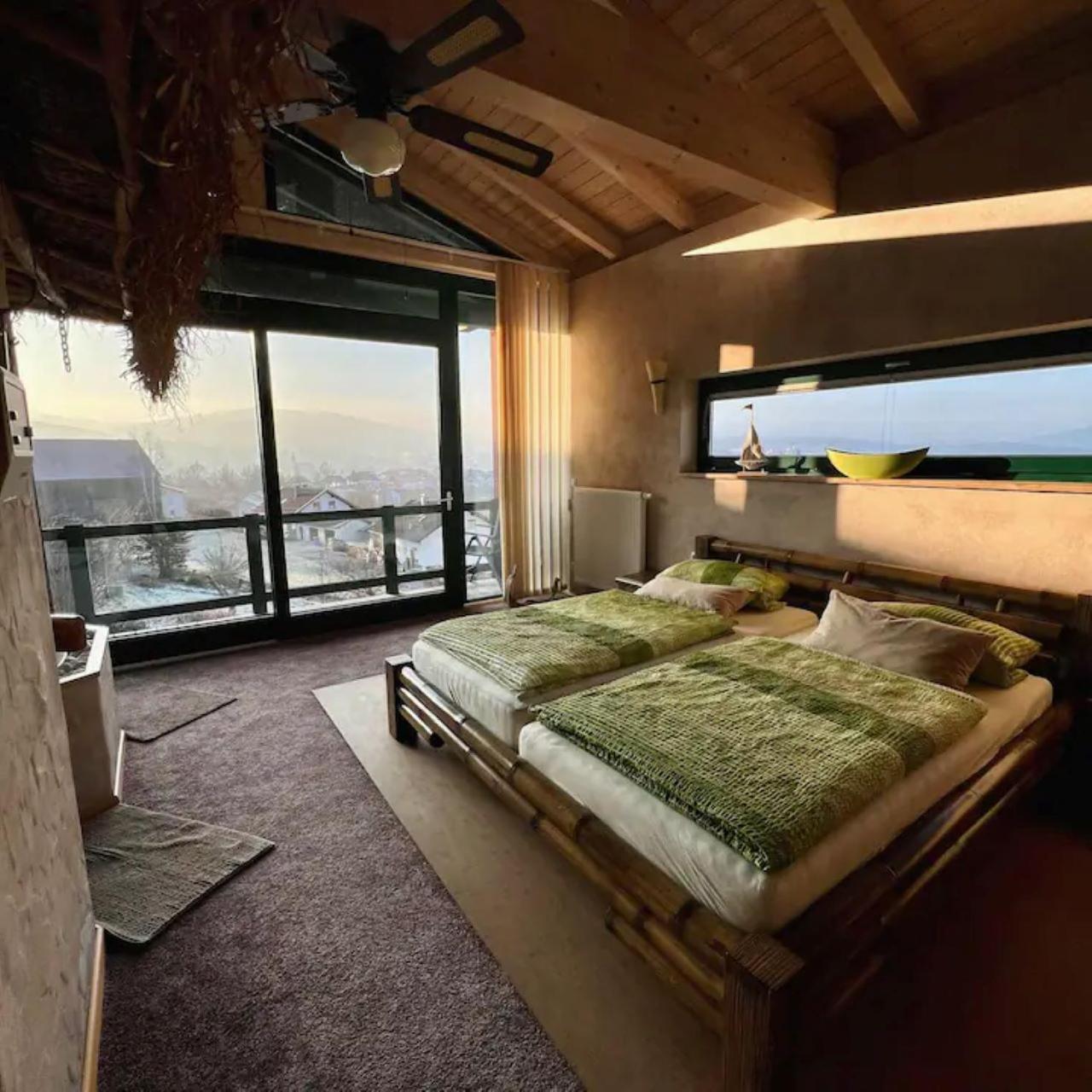 Suedlaendisches Chalet Mit Hauseigener Sauna Viechtach Buitenkant foto