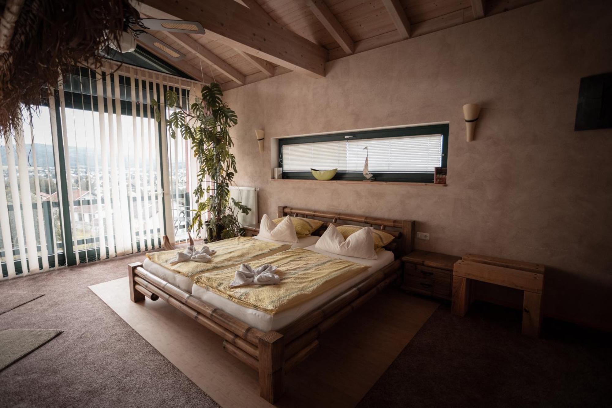 Suedlaendisches Chalet Mit Hauseigener Sauna Viechtach Buitenkant foto