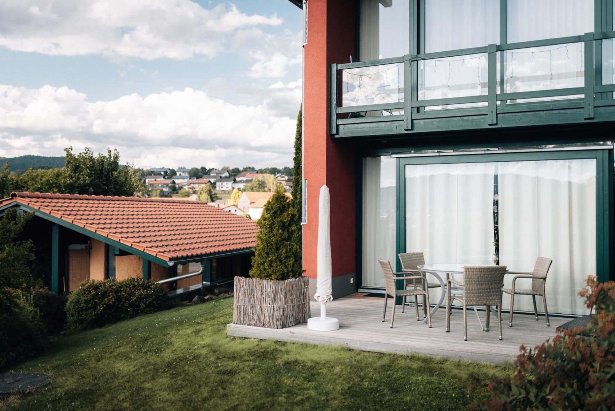 Suedlaendisches Chalet Mit Hauseigener Sauna Viechtach Buitenkant foto