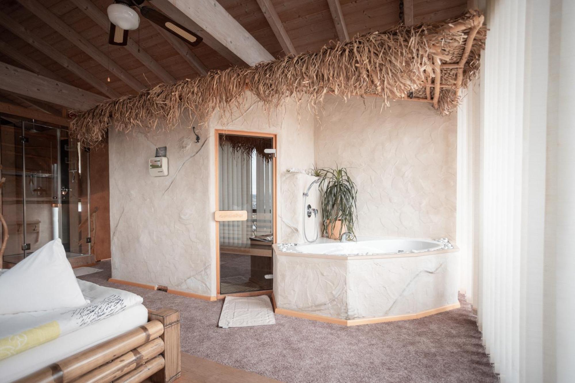 Suedlaendisches Chalet Mit Hauseigener Sauna Viechtach Buitenkant foto